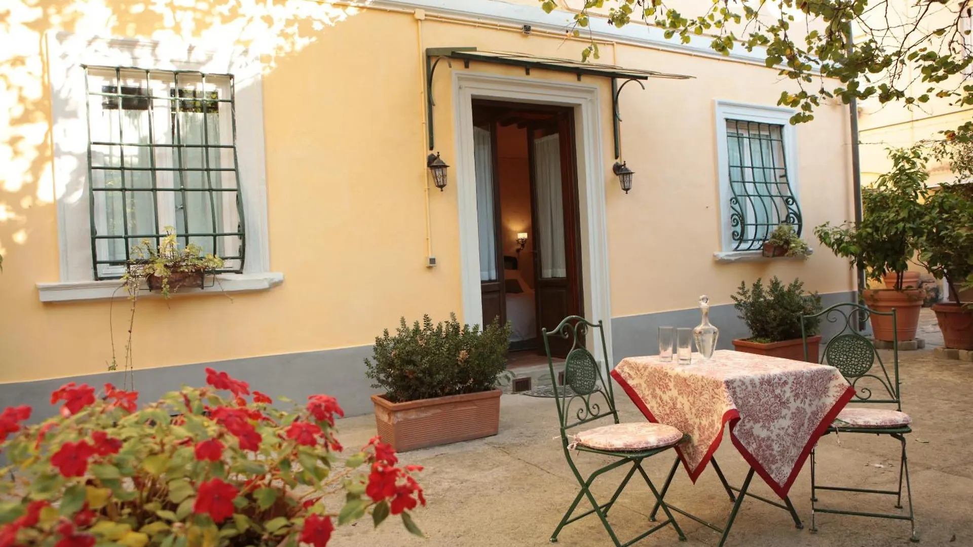 Villa La Dogana B&B Di Charme - Historic Villa With A Beautiful Garden Lucques