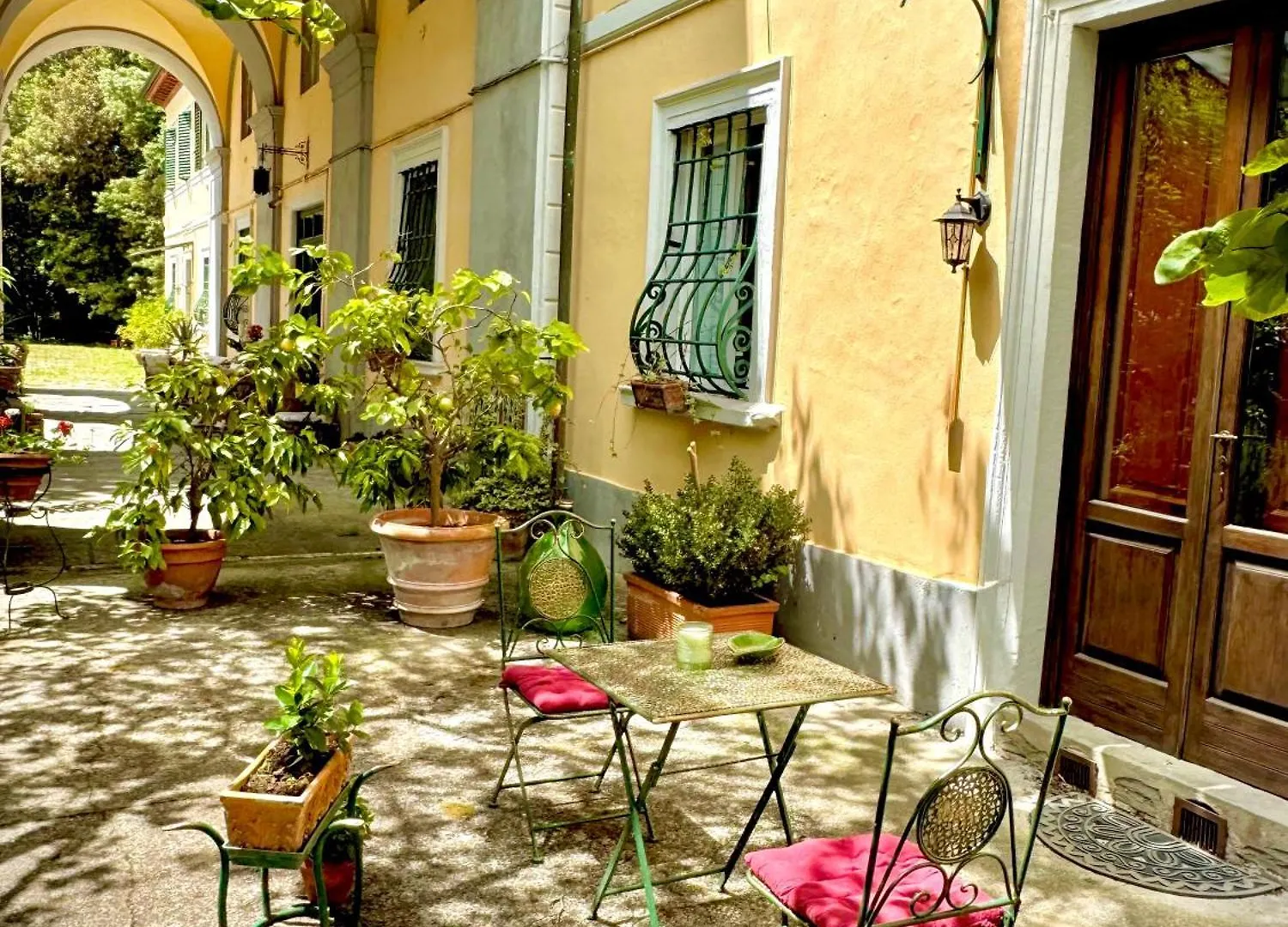 Villa La Dogana B&B Di Charme - Historic Villa With A Beautiful Garden - Private Parking Lucca