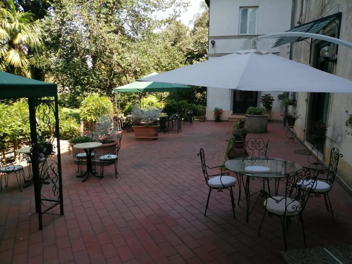 Villa La Dogana B&B Di Charme - Historic Villa With A Beautiful Garden Lucques 2*,